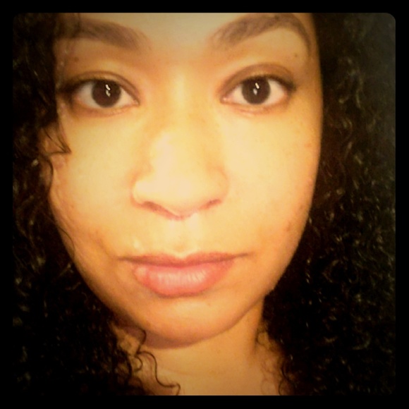 Meet your Posher, Miriam - Picture 1 of 2